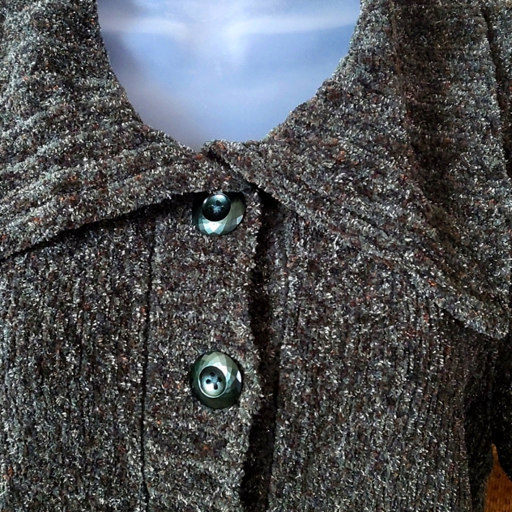 Christopher & Banks Green short sleeve sweater. Size: Large Petite - Picture 5 of 7